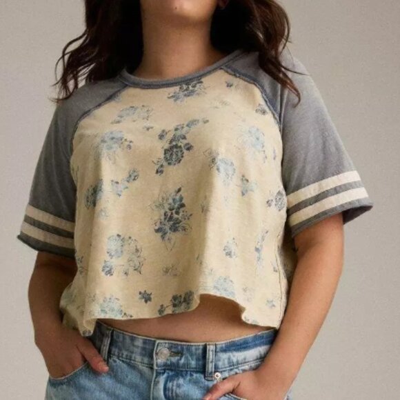 Torrid Festi Cropped Raglan Tee Size 2 - Picture 1 of 11